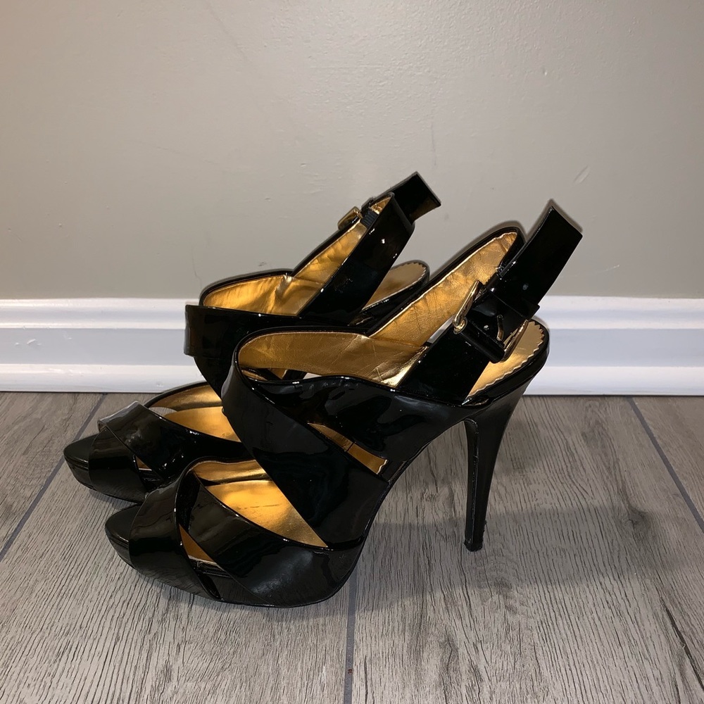 Report Signature heel